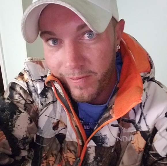 Meet your Posher, Josh - Picture 12 of 15